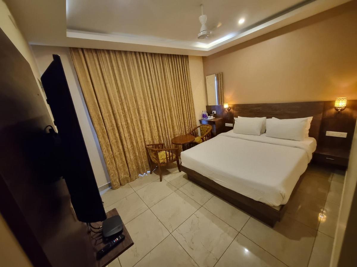 Готель Plutus Residency Оровілль Екстер'єр фото